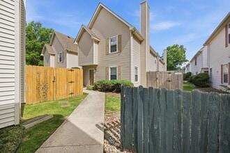 Building Photo - 944 Gas Light Ln