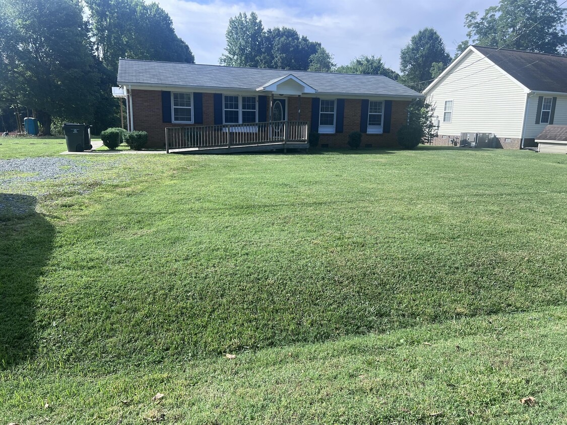 Foto principal - 2548 Park Rd Ext