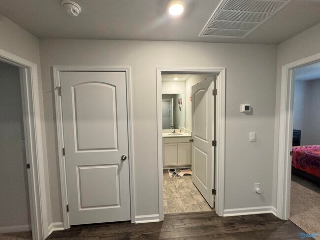 Building Photo - 183 Tobin Ln