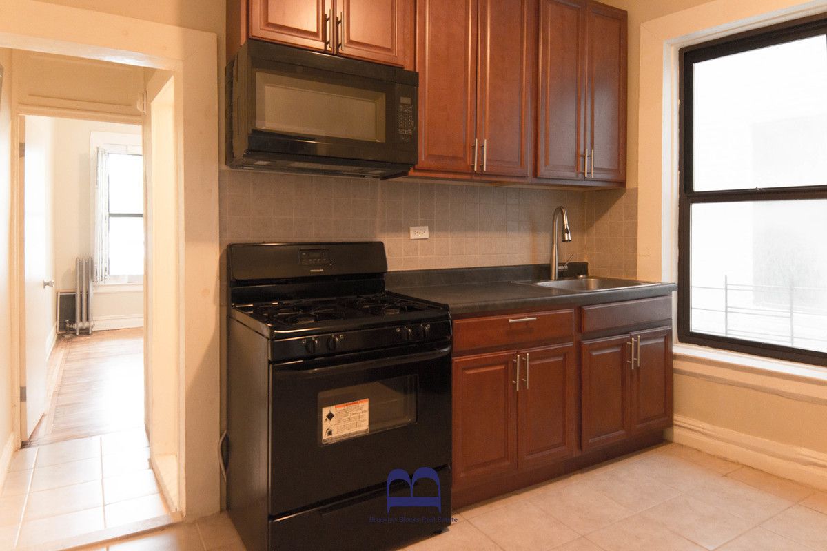 Foto principal - 525 Parkside Ave