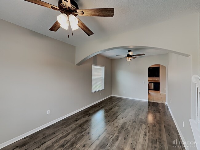 Building Photo - 13805 Newport Shores Dr