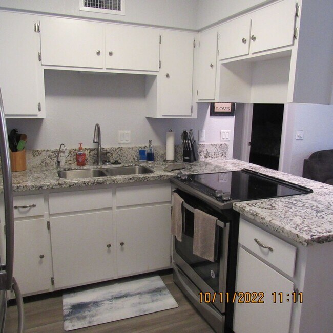 Building Photo - 276 Lake Havasu Ave