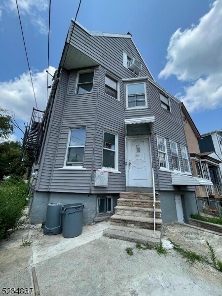 Foto del edificio - 39 Maple Ave