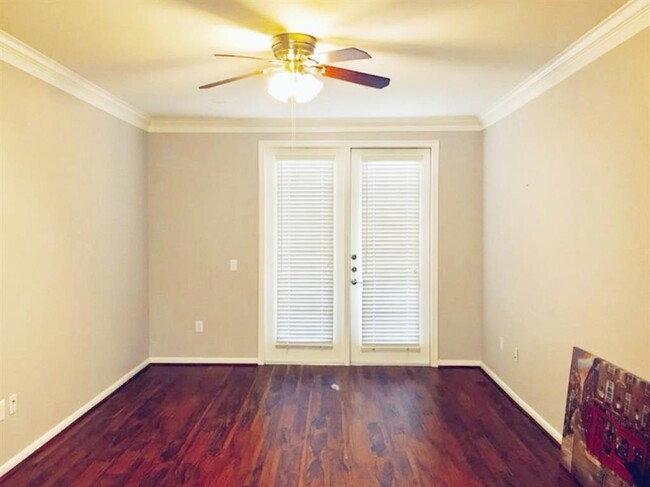 Building Photo - 7575 Kirby Dr