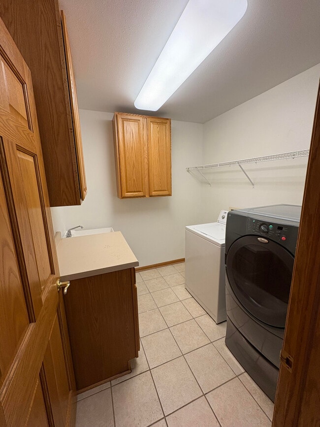 Building Photo - 310 Redruth Dr