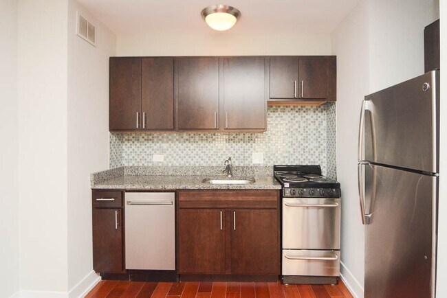 Foto del edificio - 450 W Wellington Ave