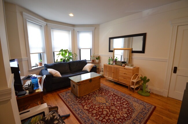 Building Photo - 85 Park Dr