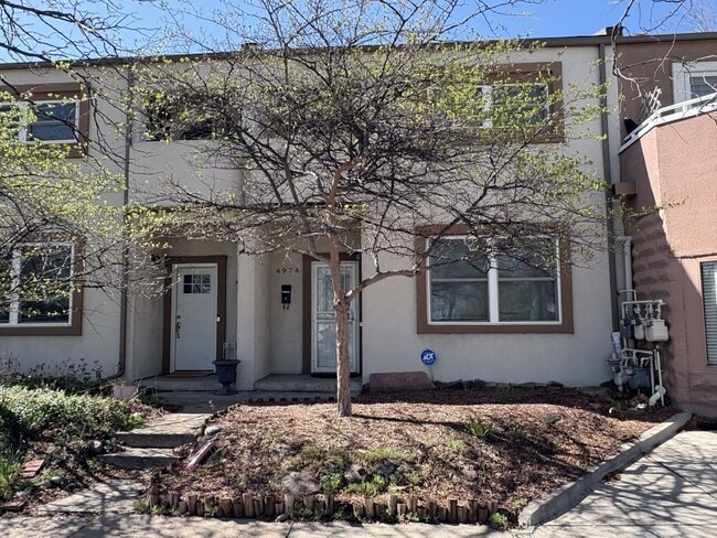 LOCATION! Newer contemporary townhome 2 bed w/office space in Denver's desirable Berkeley neighb... - LOCATION!  Newer contemporary townhome 2 bed w/office space in Denver's desirable Berkeley neighb...