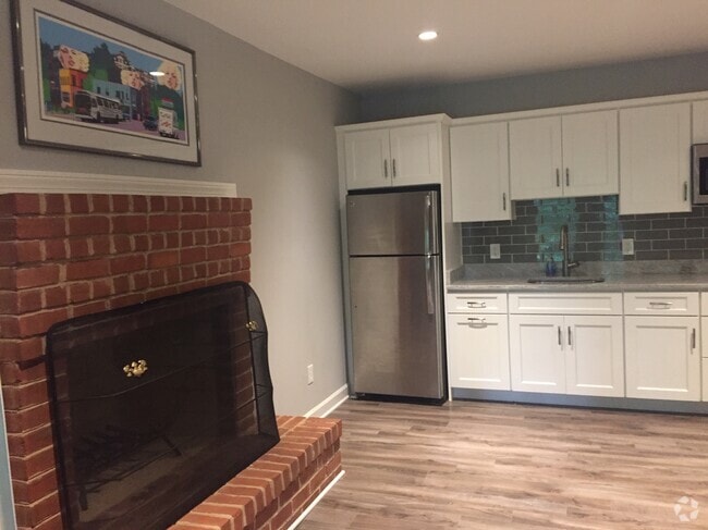 Building Photo - 8024 Ellingson Dr