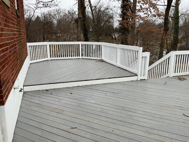 Building Photo - Fully updated 4BR 2BA single family brick home in Connecticut Ave Estates