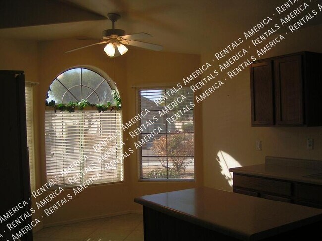 Foto del edificio - 13182 W Cypress St