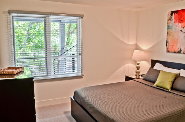 Foto del edificio - 1020 Maxwell Ave