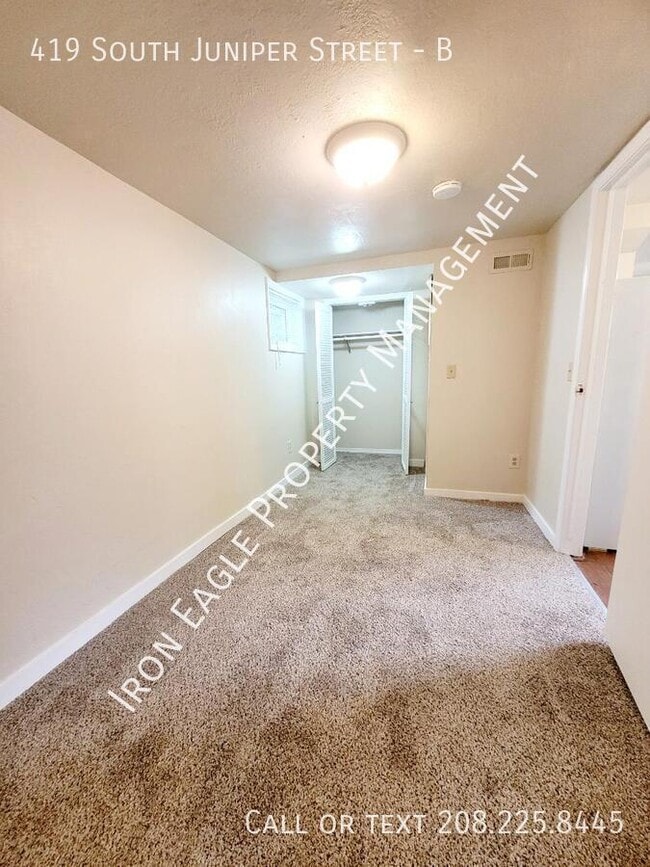 Foto del edificio - 419 S Juniper St