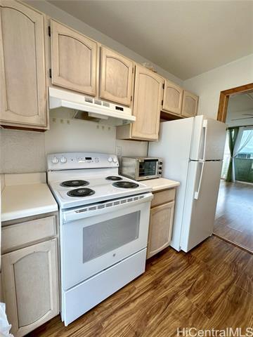 Building Photo - 1045 Aheahe Ave