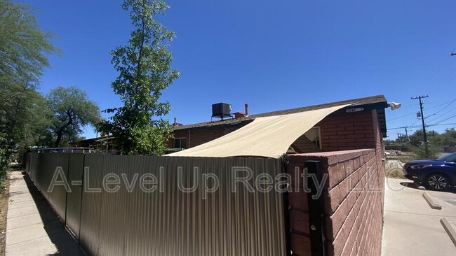 Building Photo - 1045 S Herbert Ave