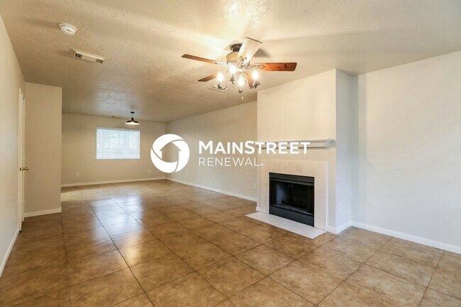 Foto del edificio - 4 Bedroom Pet-Friendly Home in PORTER, TX with Main Street Renewal