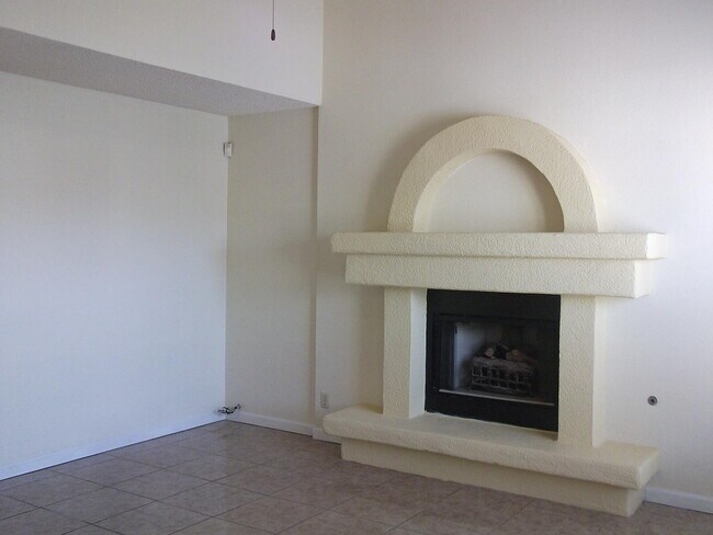 Building Photo - 7744 Nardo Goodman Dr