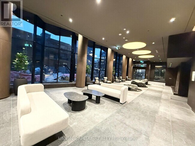 Photo du bâtiment - 120 Broadway Ave