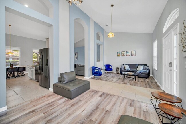 Building Photo - 4168 Oak Tree Dr
