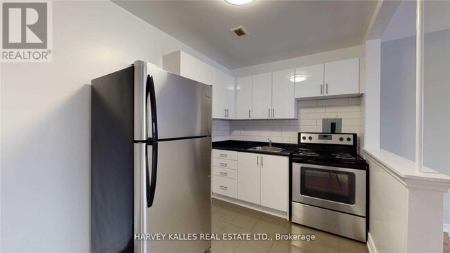 Building Photo - 4-B4 Greentree Ct