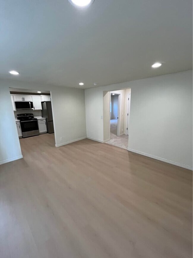 Building Photo - 916 W 1150 S