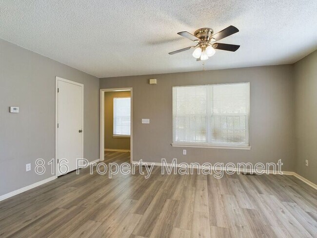 Foto del edificio - 2314-2316 Monroe Ave