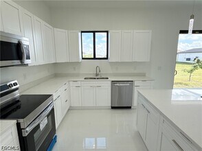 Building Photo - 4113 NW 34th Ln