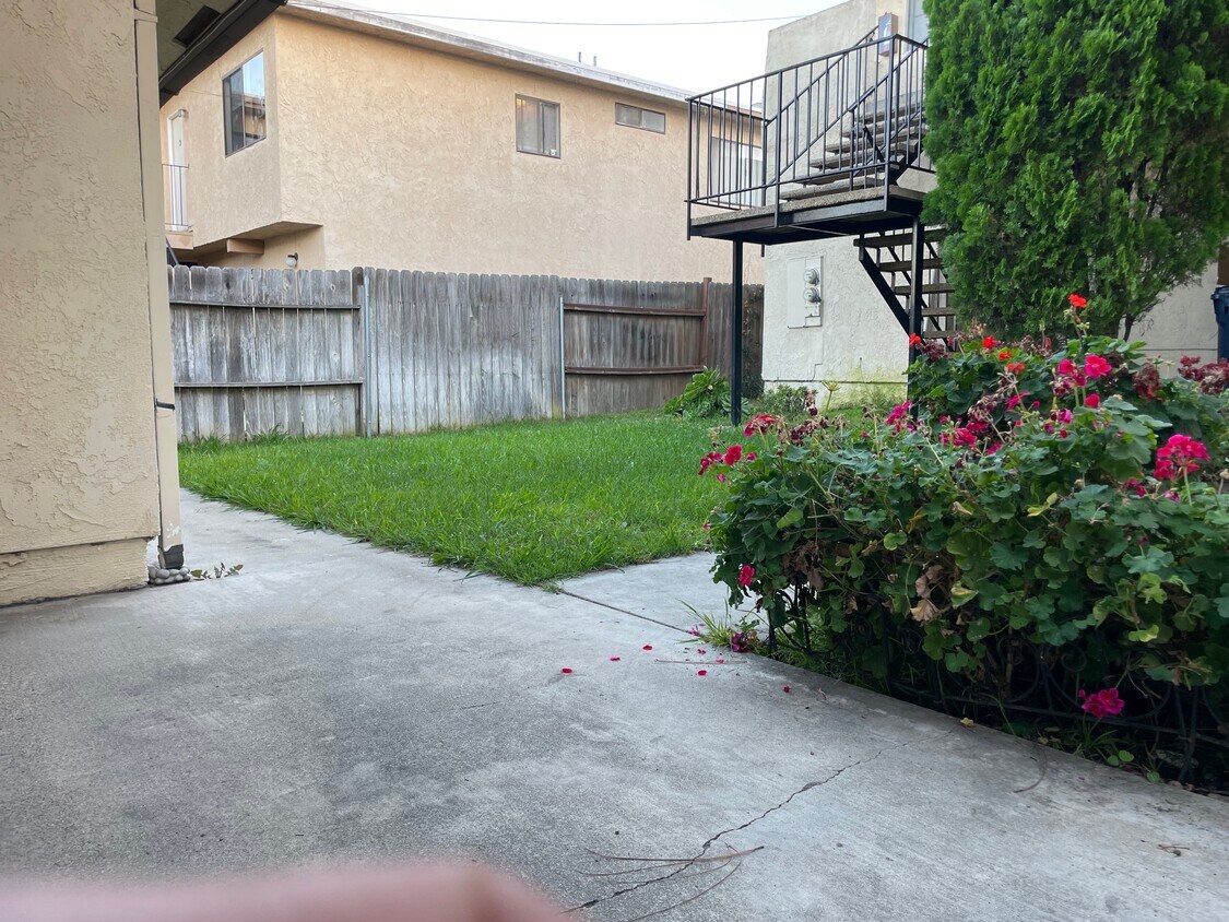 Primary Photo - 7741 Newman Ave