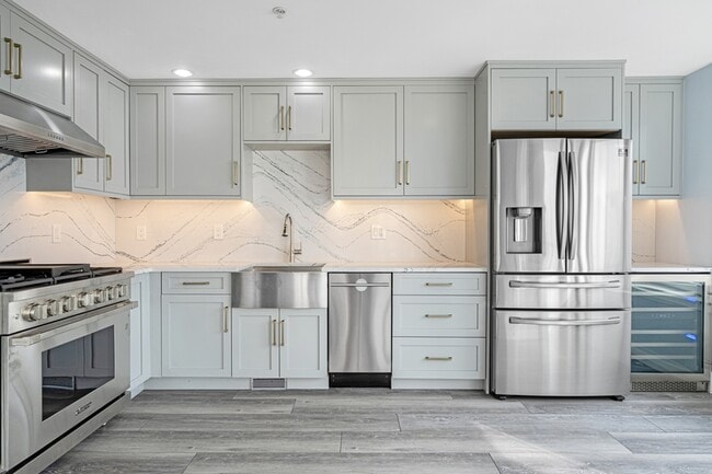 Foto del edificio - 2721 1st Ave