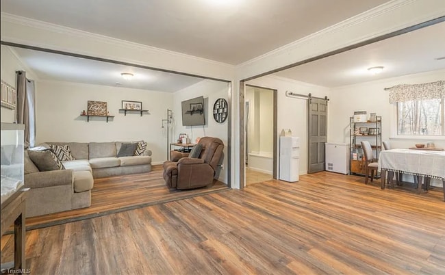 Foto del edificio - 114 Ravenwood Ct