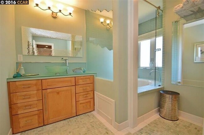 Baño principal - 7285 Snake Rd