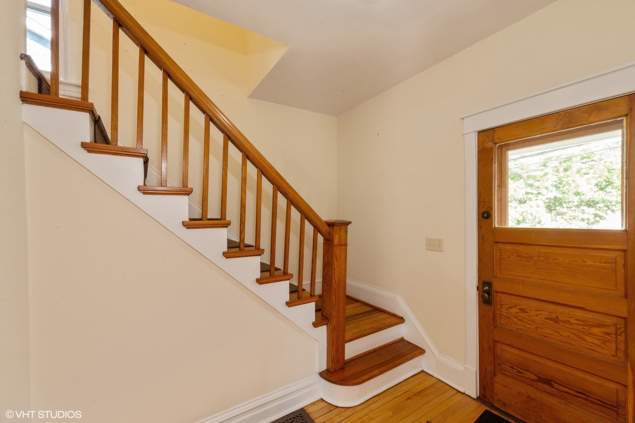 Primary Photo - 717 Elm St