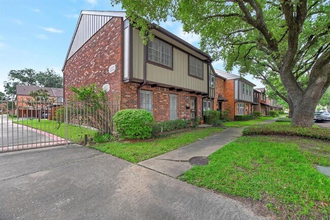 Building Photo - 2248 Shadowdale Dr