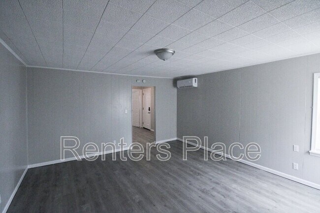 Building Photo - 408 N Florence