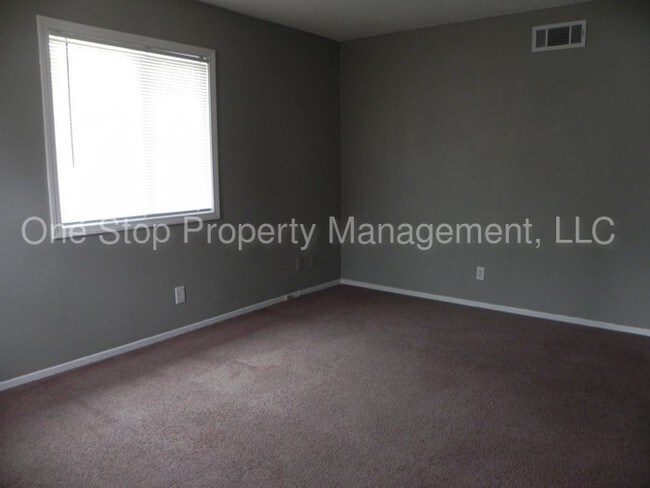 Building Photo - 11531 E Lexington Ave