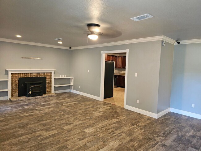 Foto del edificio - Newly Renovated Home on 1.35 Acres Ready Now!