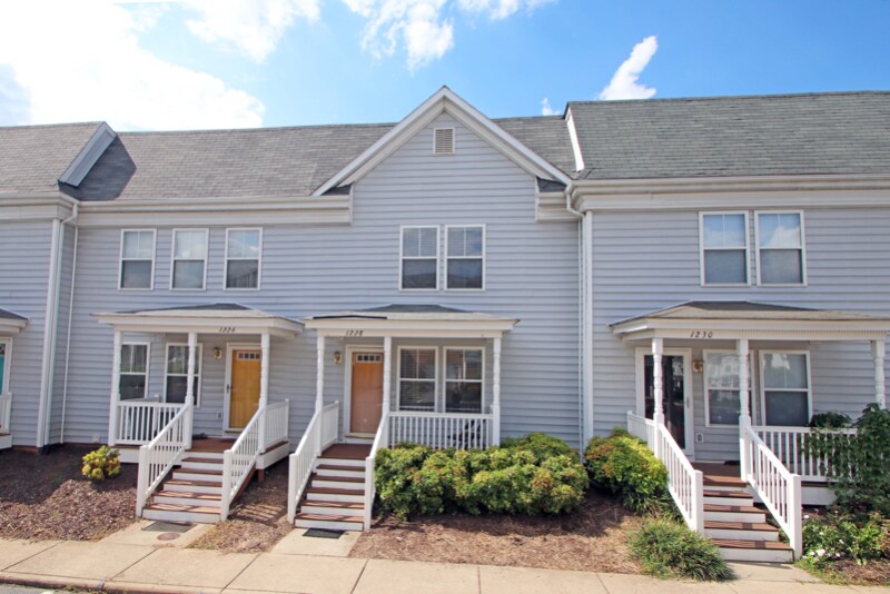 Primary Photo - 1228 Old Richmond Circle