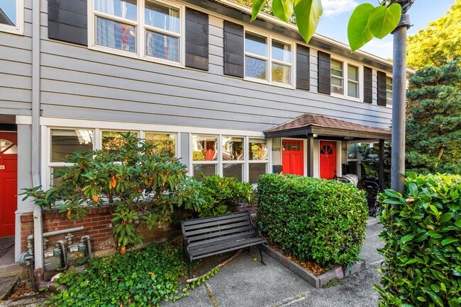 Photo - 1602 1/2 15th Ave Townhome