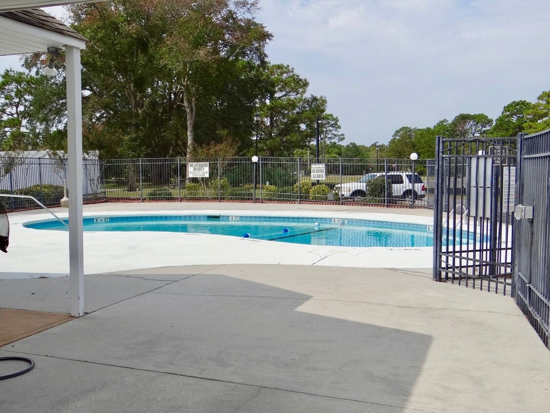 Primary Photo - Spacious 2 bed/2 bath Deer Creek Villas-Su...