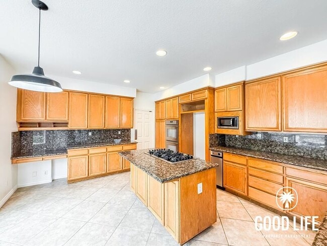 Building Photo - 709 S Hidden Creek Cir