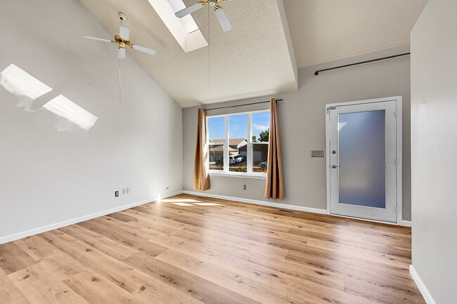 Building Photo - 12231 Magnolia Way