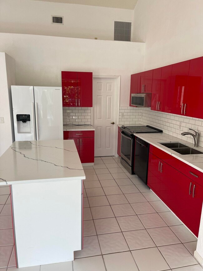 Building Photo - 5790 Coach House Cir