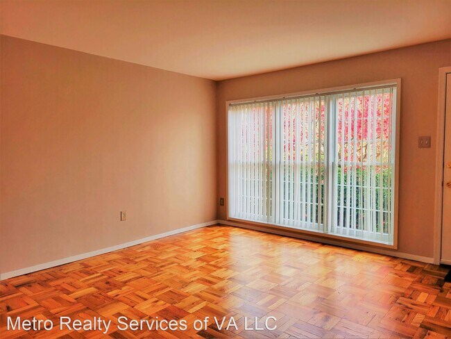 Foto del edificio - 3 br, 2.5 bath House - 5900 Patterson Ave #21