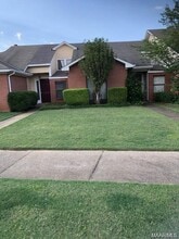 Building Photo - 6257 Bell Gables