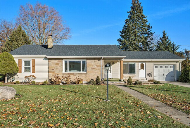 Foto del edificio - 204 E Spring St