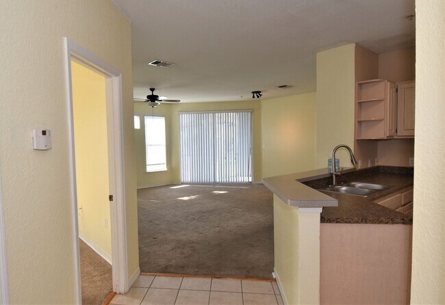 Foto del edificio - 5809 Legacy Crescent Pl