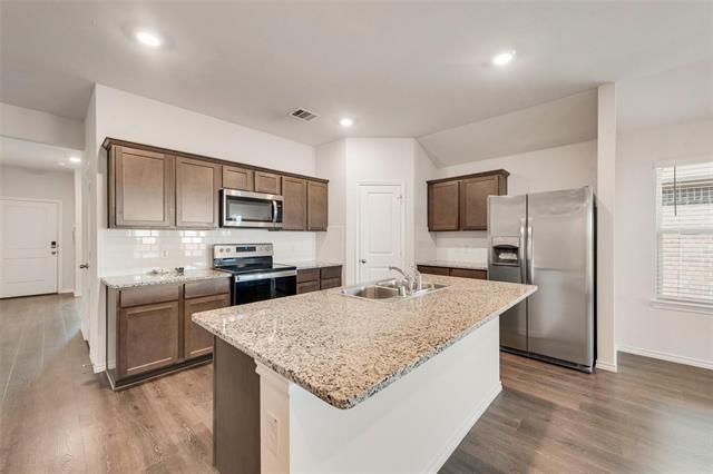 Building Photo - 4016 Huntington Dr
