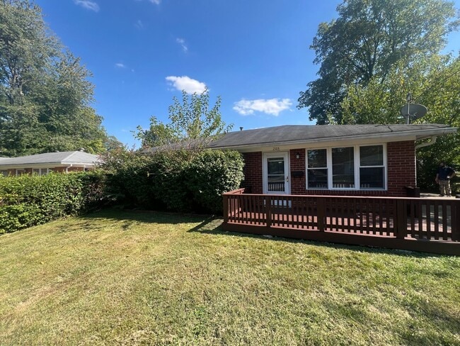 Photo - 205 Lesane Ct House