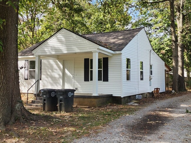 Building Photo - Beautiful 4 bedroom 2 bathroom home with garage