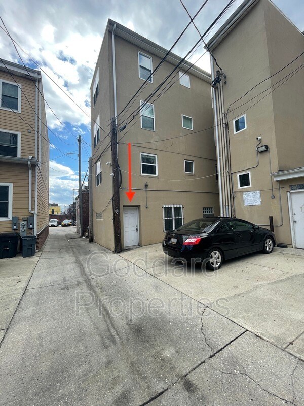 Foto del edificio - 2205 N Charles St